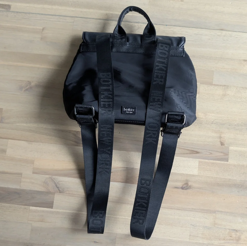 BOTKIER New York Trigger Nylon Backpack Black Flap Travel‎ Campus Bag